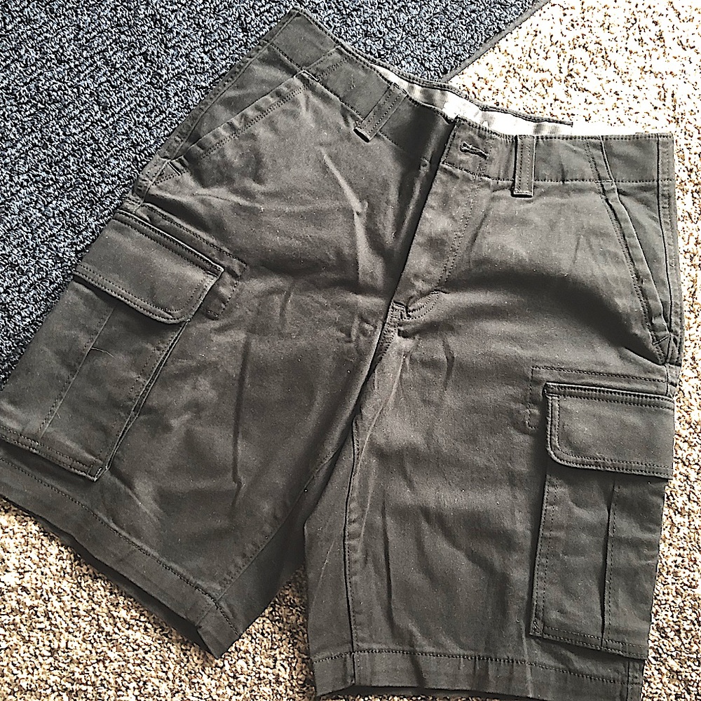 Sonoma Black Cargo Shorts size 30 waist